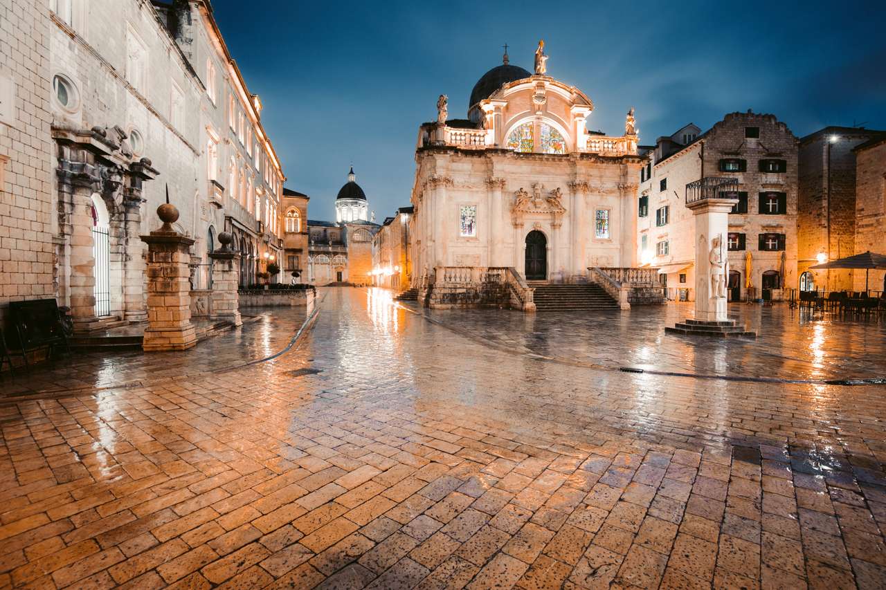 Gyönyörű szürkület kilátás a város Dubrovnik online puzzle