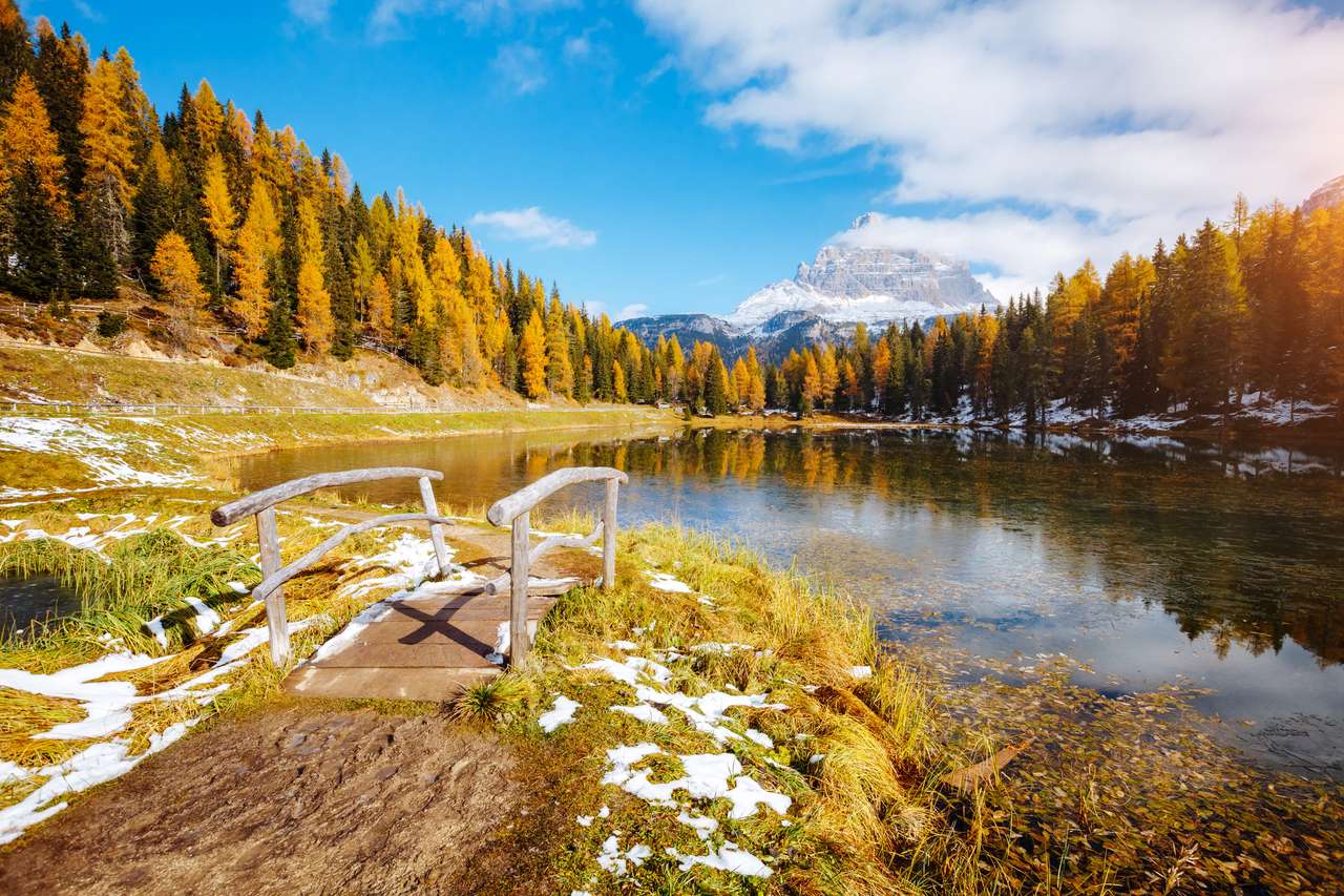 Езерото Анторно в Национален парк Tre Cime di lavaredo онлайн пъзел от снимка