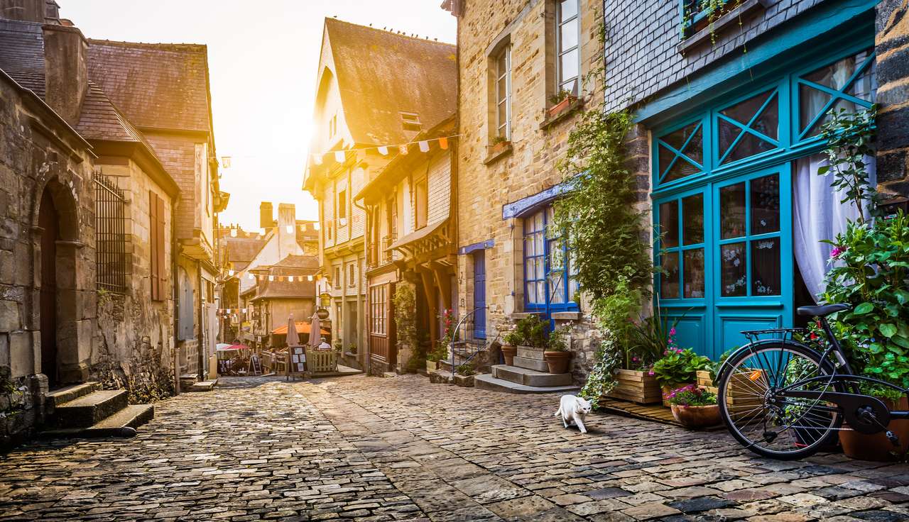 Old town in Europe at sunset online puzzle
