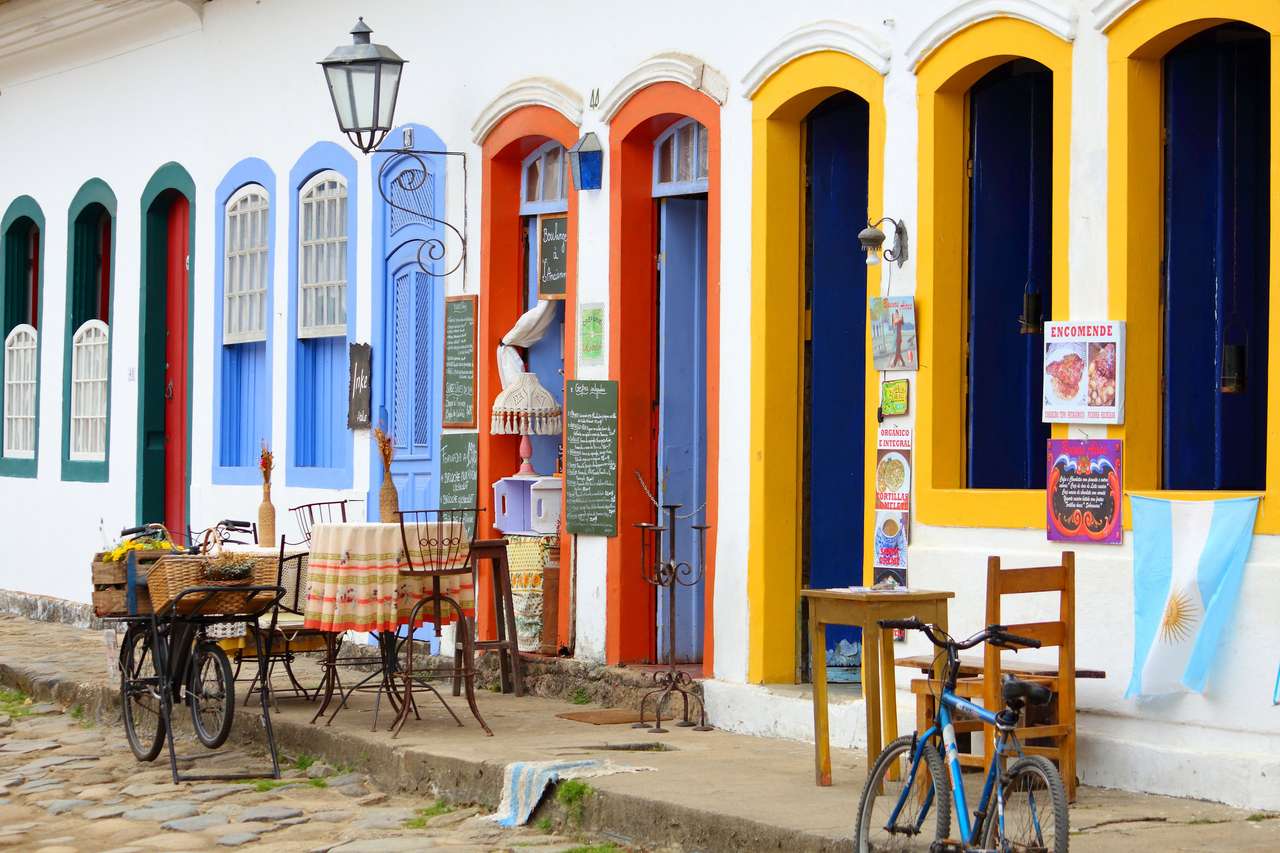 Restaurant in the Old Town of Paraty puzzle online from photo