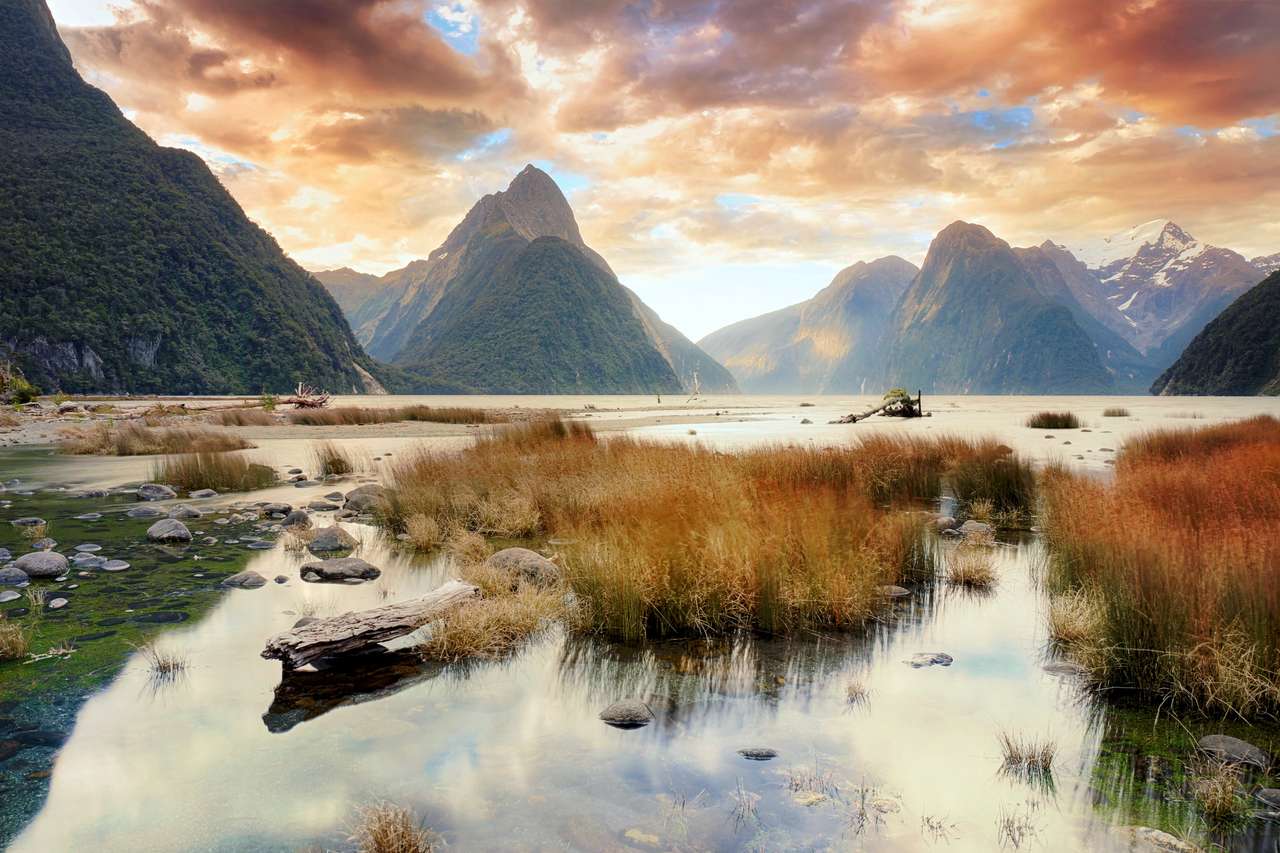 Новозеландски фиорд при залез слънце онлайн пъзел от снимка