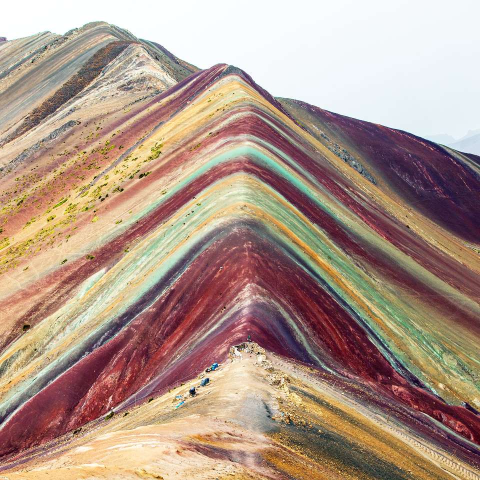 Montañas arcoiris en los Andes peruanos puzzle online a partir de foto