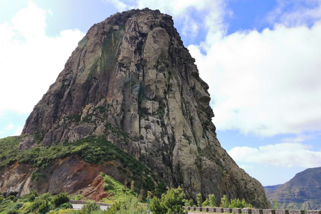 Roque de Agando, Ilhas Canárias, Espanha puzzle online