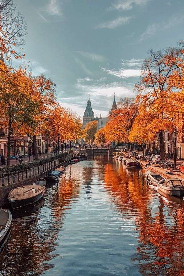 秋のアムステルダム 写真からオンラインパズル