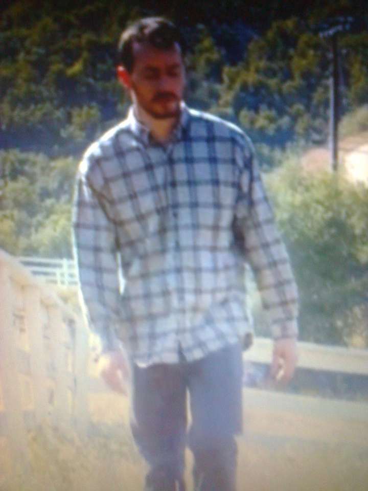 Мъж с карирана риза. онлайн пъзел