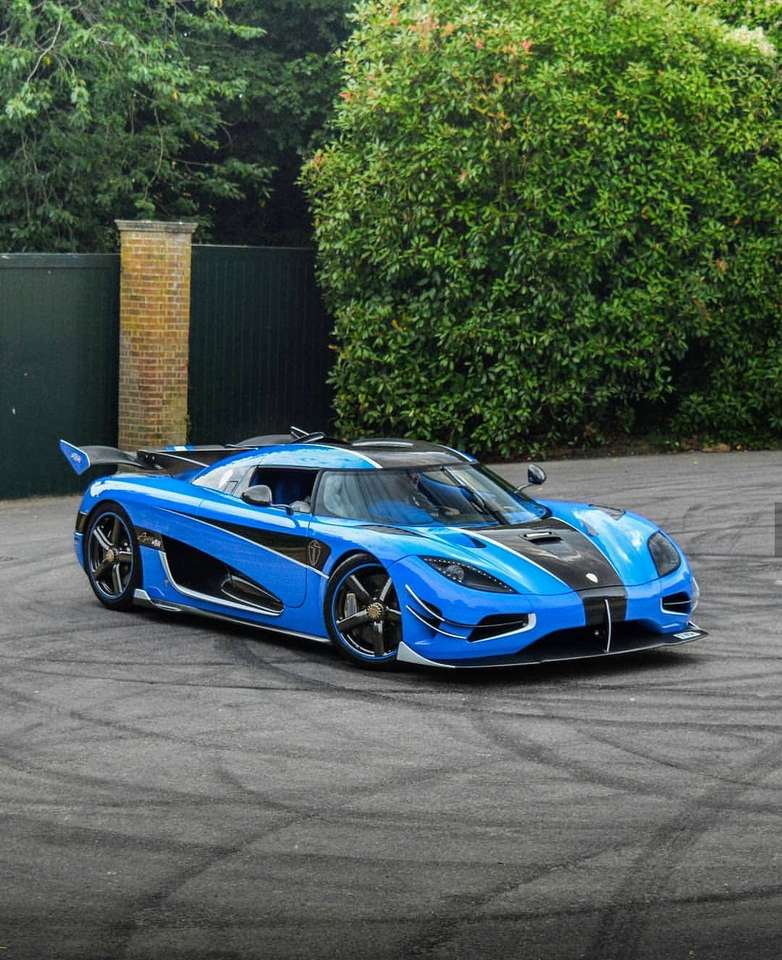 Blue Koenigsegg Agera RS puzzle online from photo
