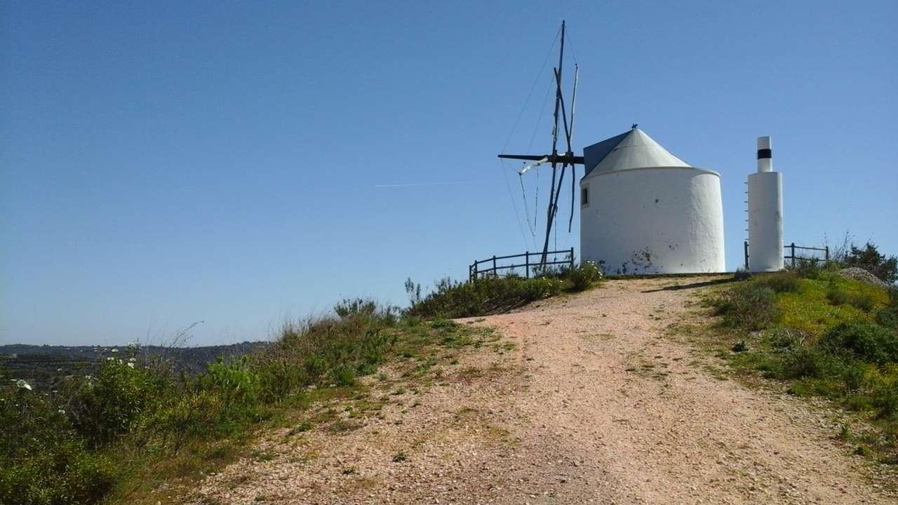 Portugalský větrný mlýn puzzle online z fotografie
