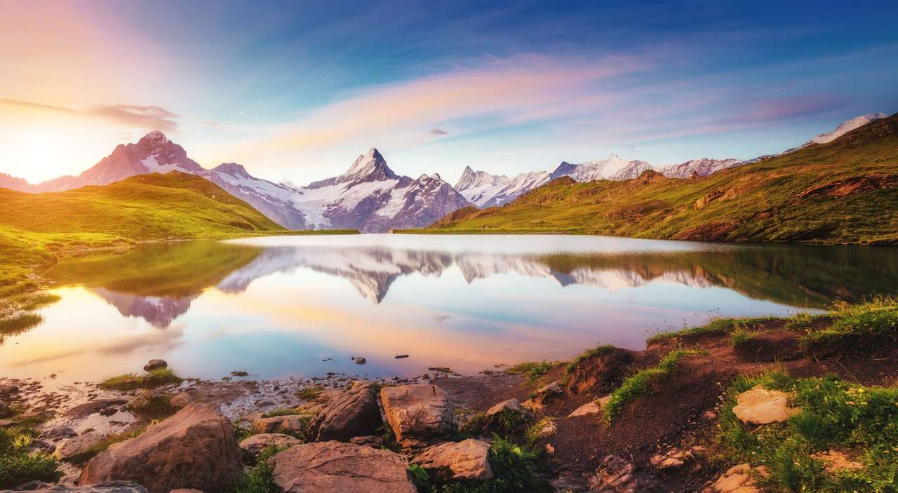 Priveliște minunată spre Muntele Schreckhorn și Wetterhorn deasupra puzzle online