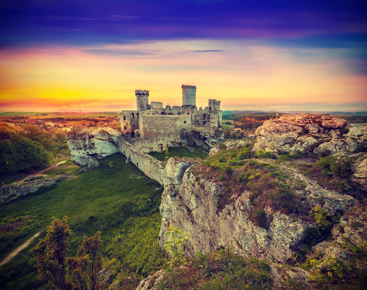 Ruínas de castelo medieval puzzle online a partir de fotografia