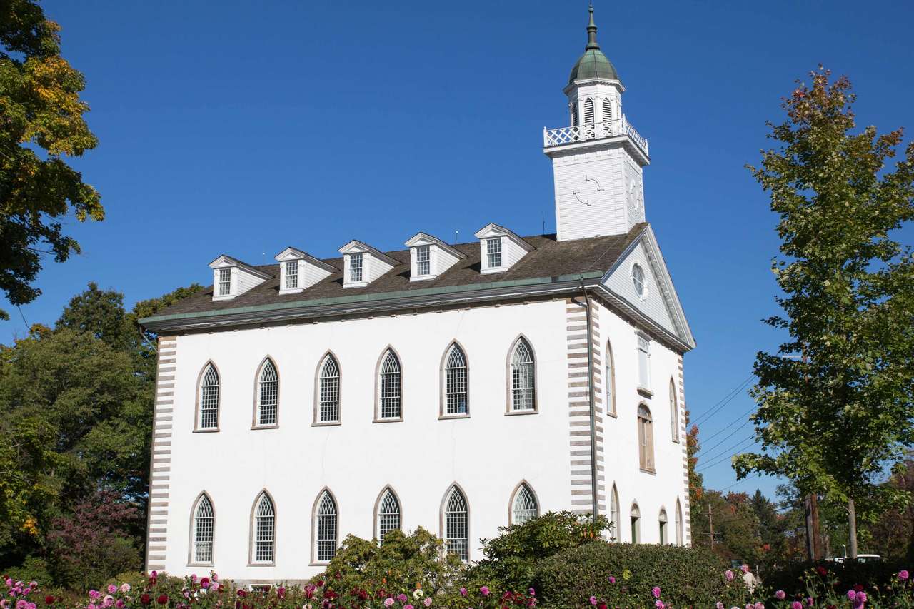 Kirtland Temple puzzle online from photo