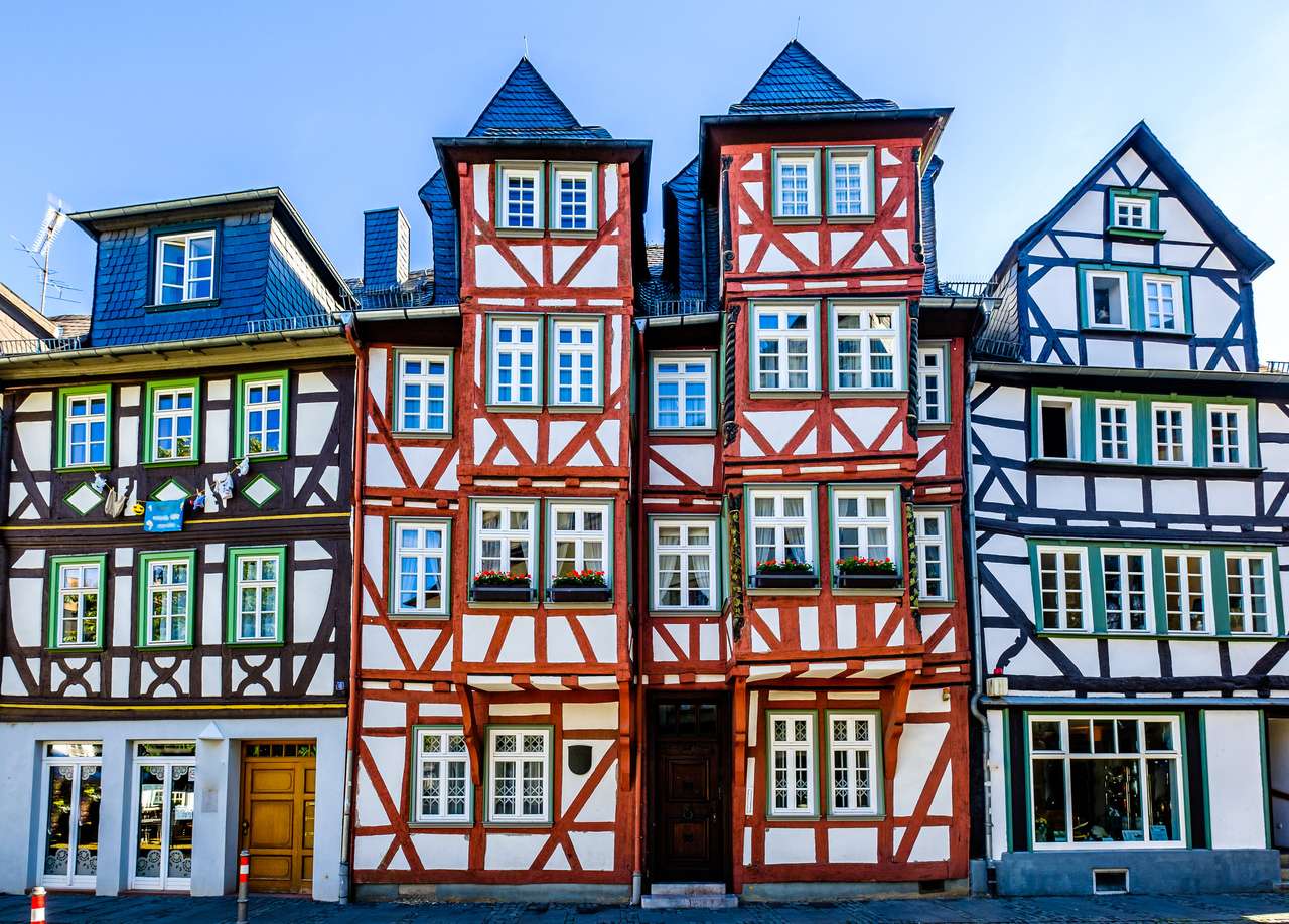 historiska byggnader vid den gamla staden Wetzlar i Tyskland pussel online från foto