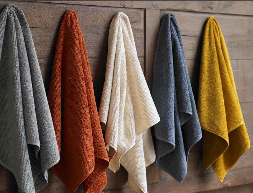Färgade handdukar pussel online från foto