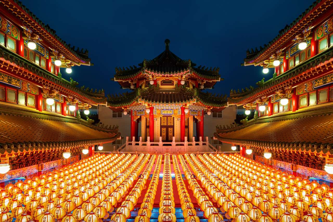 Traditional Chinese lanterns display puzzle online from photo