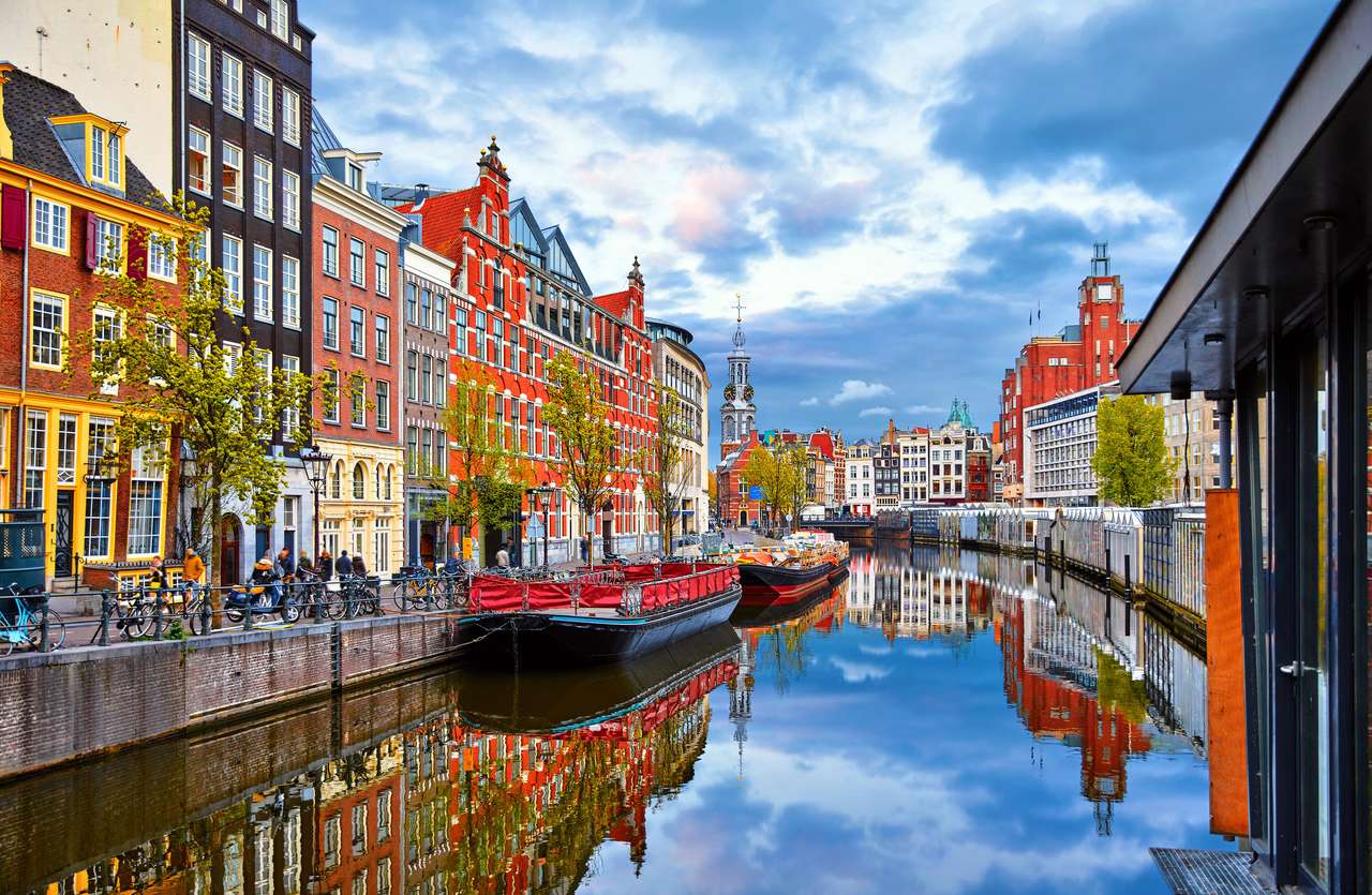 Kanal i Amsterdam pussel online från foto
