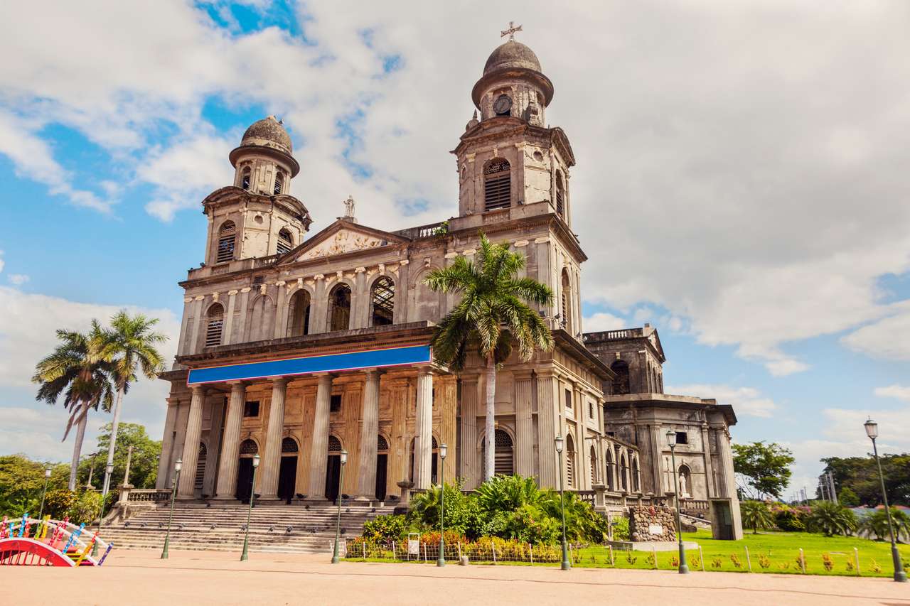 Stará katedrála v Manague. Managua, Nikaragua. online puzzle
