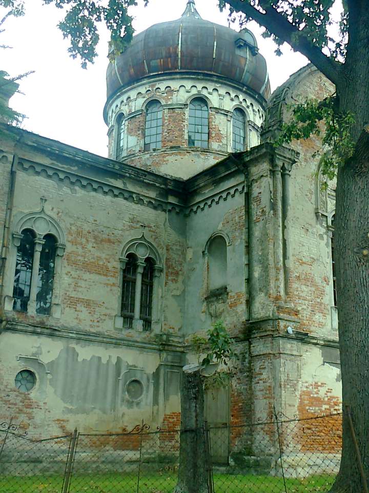 Stary Dzików - igreja puzzle online a partir de fotografia