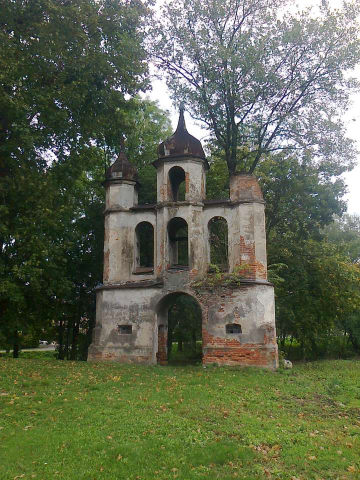 Iglesia ortodoxa en Stary Dzików puzzle online a partir de foto