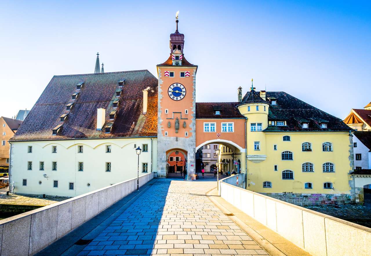 famosa cidade velha de regensburg - bavaria puzzle online