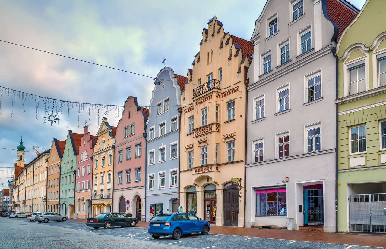 Maisons historiques sur la rue Neustadt à Landshut, Allemagne puzzle en ligne à partir d'une photo