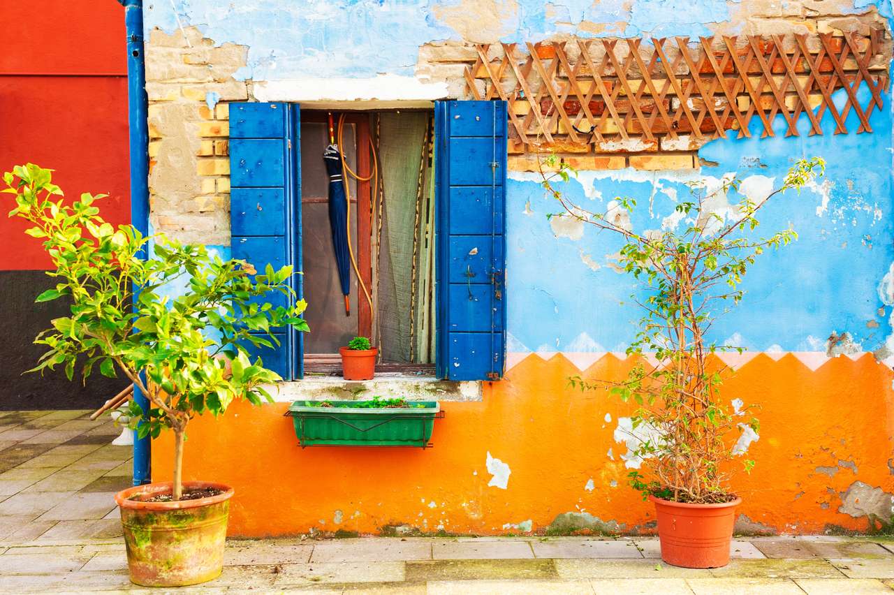 Colorful architecture in Burano island, Italy online puzzle