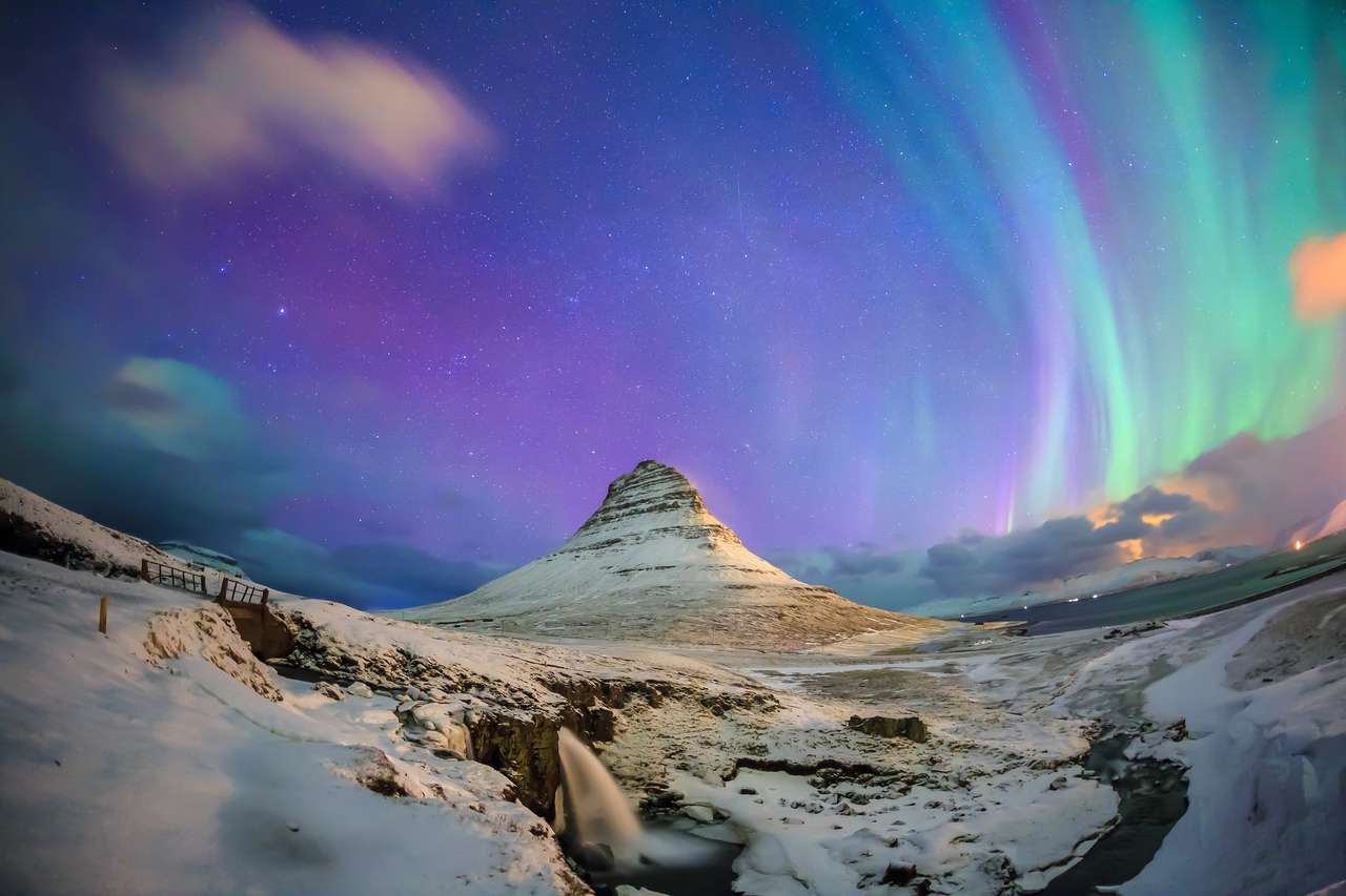 Mount Kirkjufell and waterfall in Iceland puzzle online from photo