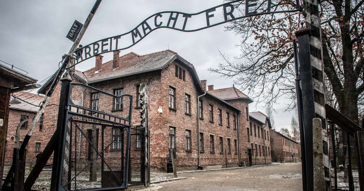 Auschwitz pussel online från foto