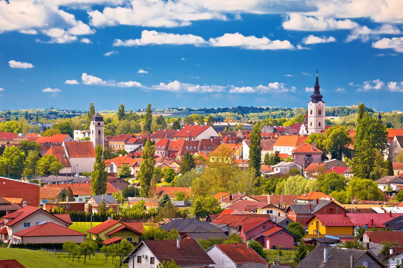 Krizevci város felhős skyline online puzzle