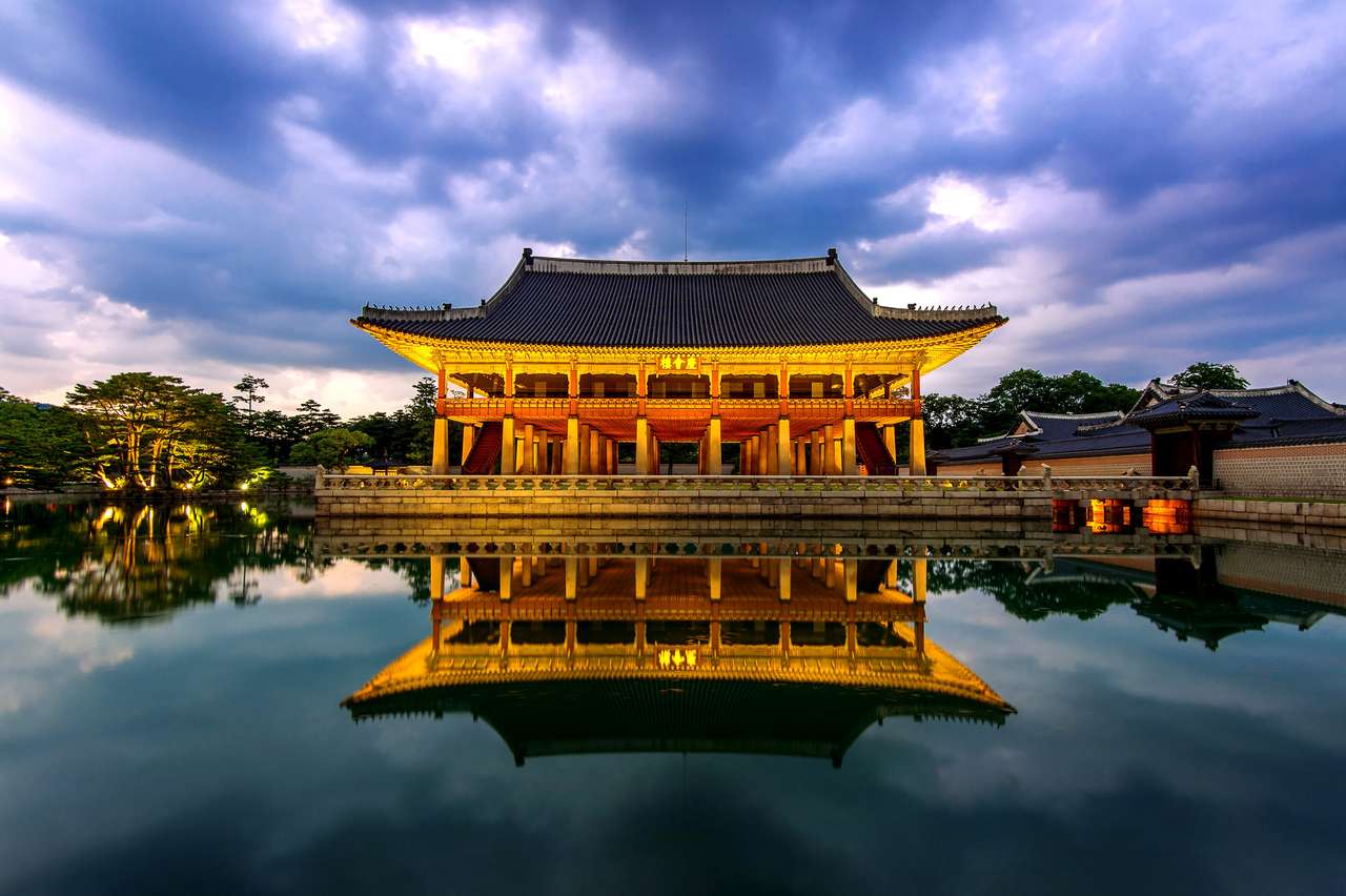 Palácio de Gyeongbokgung à noite em seul, Coreia do Sul. puzzle online