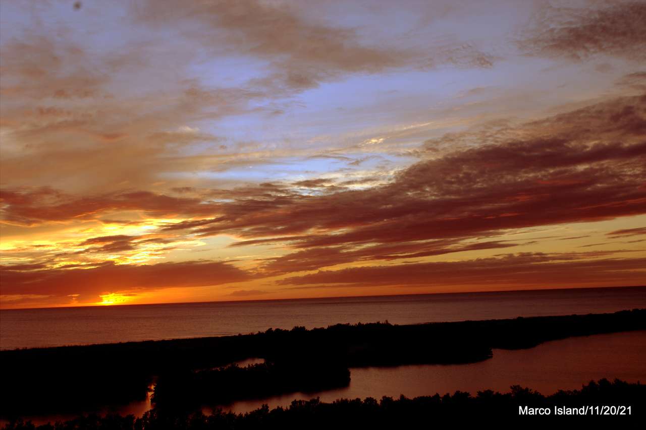 isla marco rompecabezas en línea