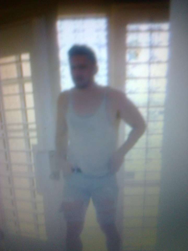 Мъжът в гащите. онлайн пъзел от снимка
