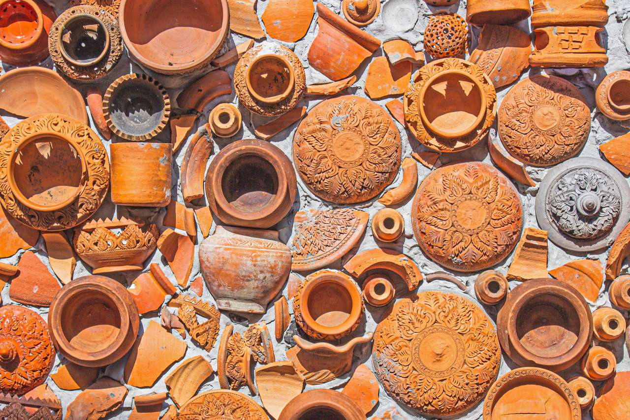 Närbild keramik thai och brun konsistens pussel online från foto