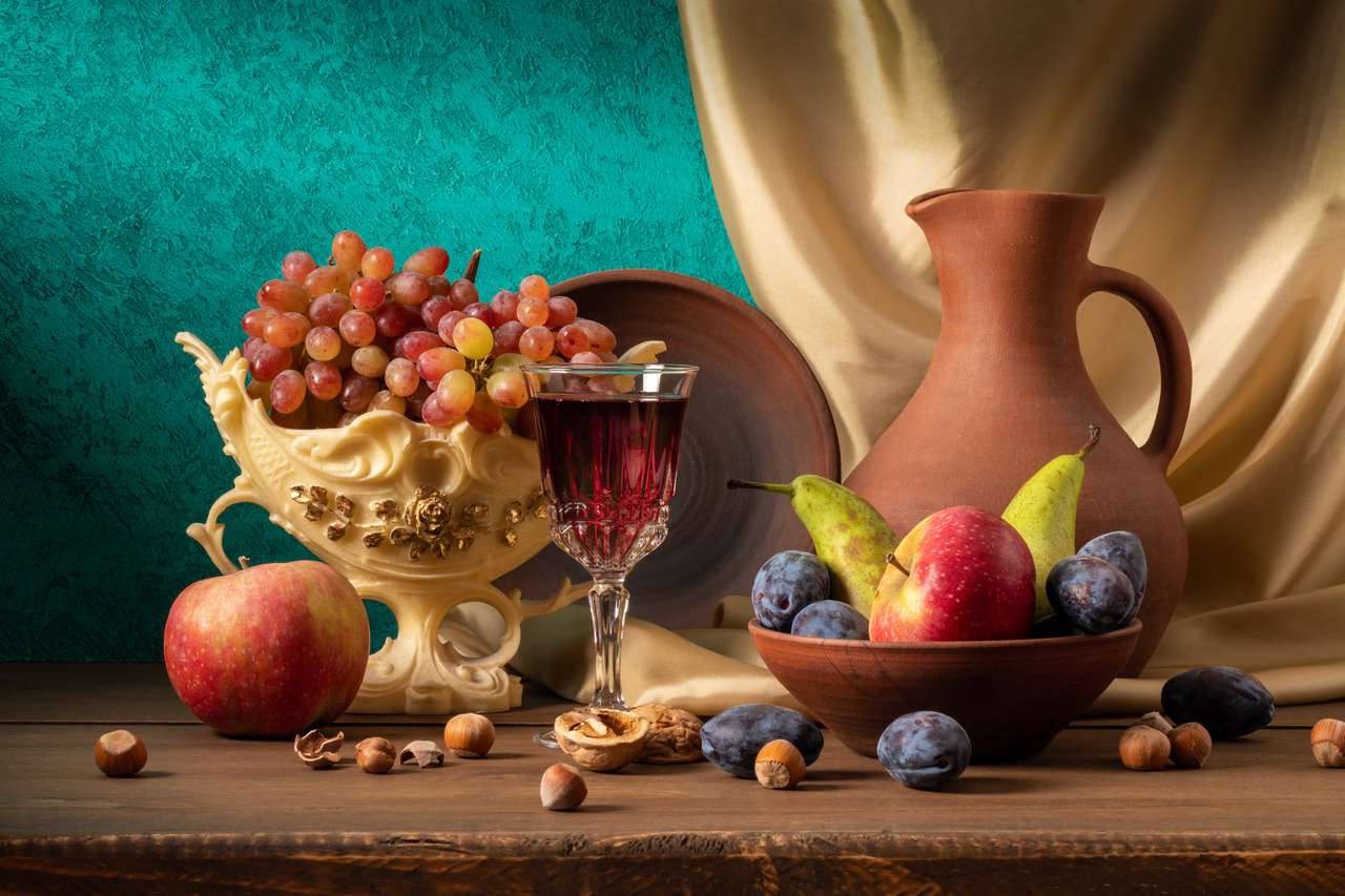 druiven in een vaas, pruimen, appels, noten... online puzzel