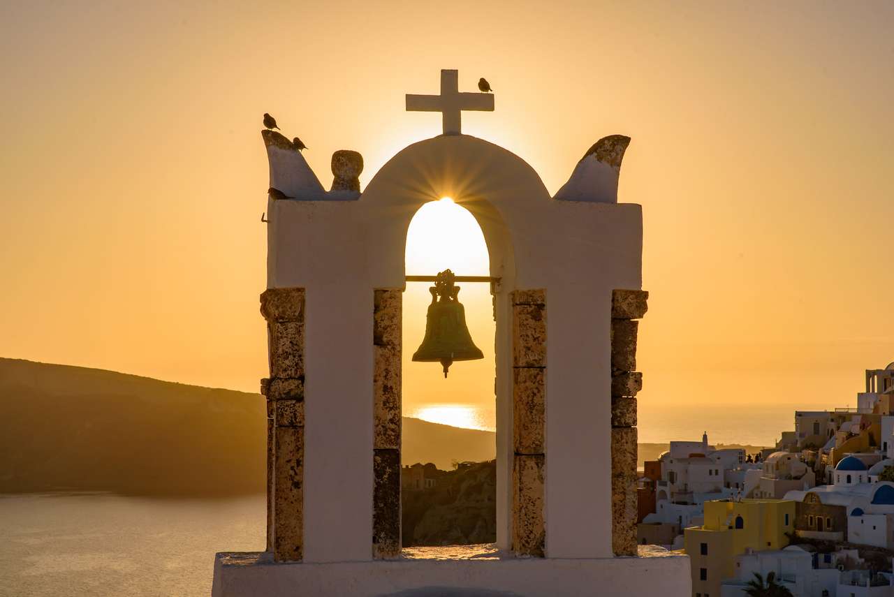 Campanario en Santorini, Grecia rompecabezas en línea