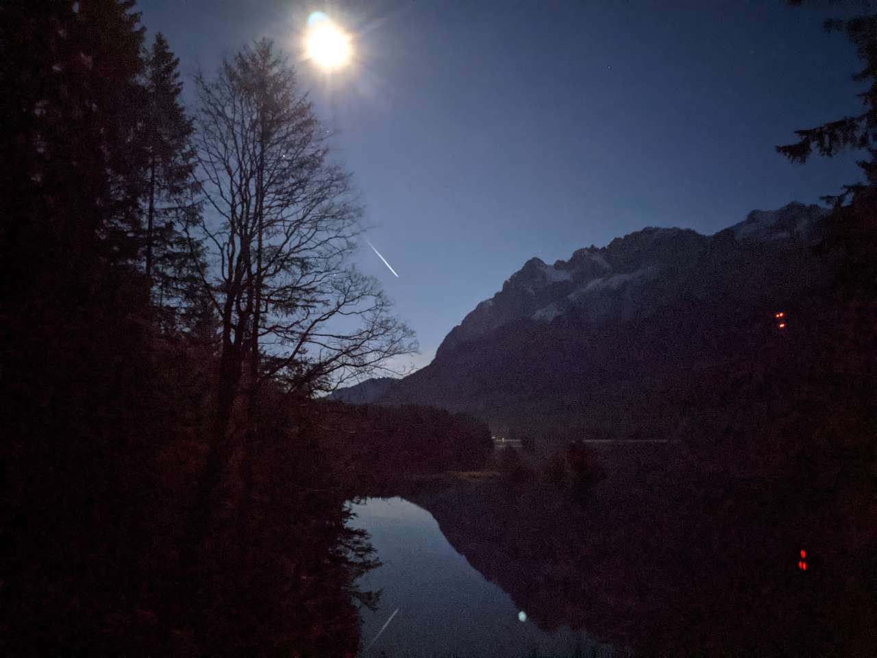 Нощно езеро онлайн пъзел от снимка