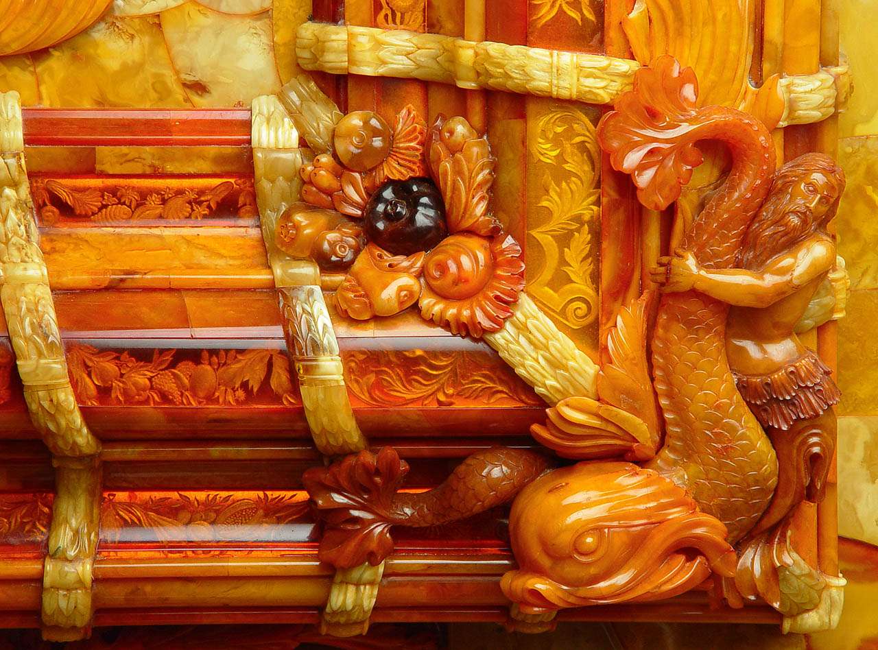 Detailed Amber Carving puzzle online from photo