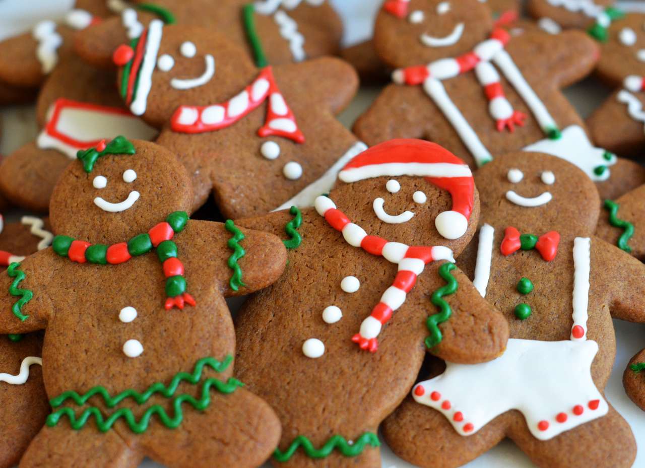 Gingerbread family puzzle online from photo