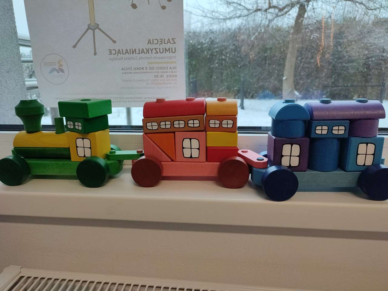 Τρένο από πολύχρωμα μπλοκ παζλ online από φωτογραφία