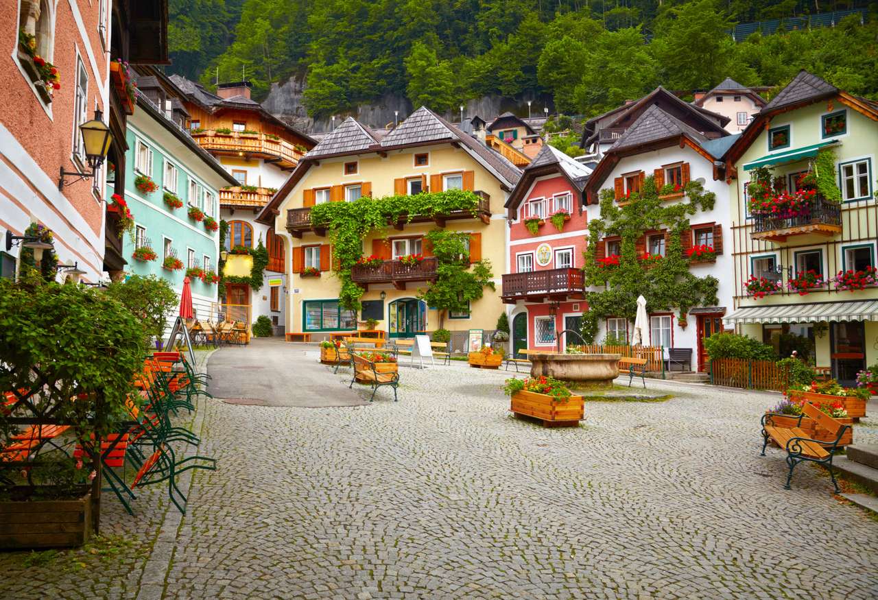 Town square in Hallstatt puzzle online from photo