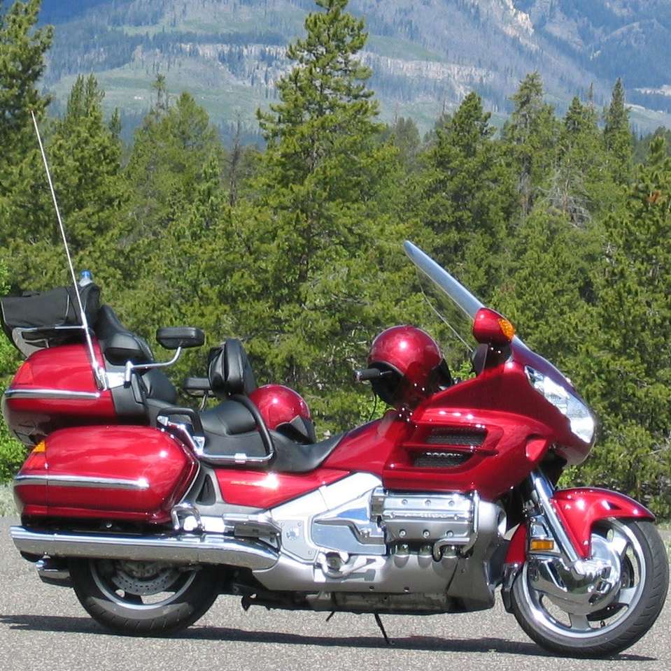 Motorcycling in Yellowstone puzzle online from photo