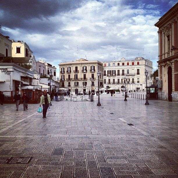 Plaza del Ferrarese rompecabezas en línea