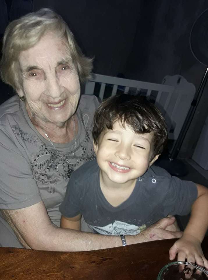 la abuela más vieja que la humedad puzzel online van foto