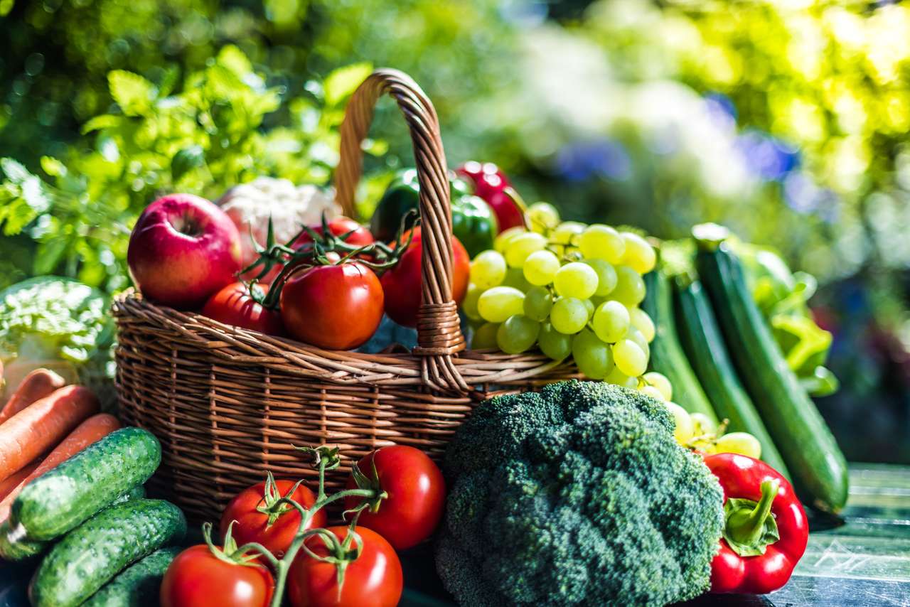 Разнообразие от зеленчуци и плодове онлайн пъзел