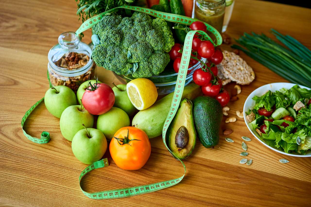 frutas orgânicas, vegetais, salada e água doce puzzle online