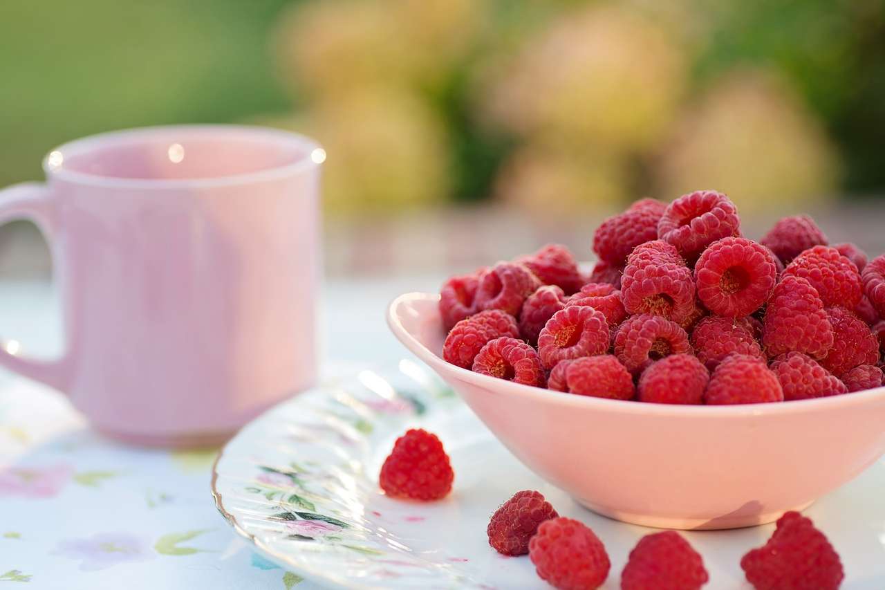 A Bowl Of Raspberries puzzle online from photo