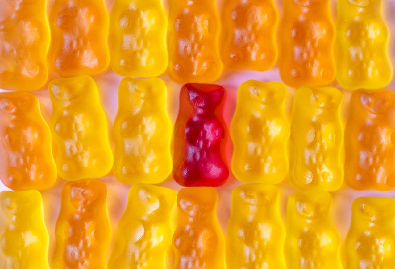 Gummy bears puzzle online from photo