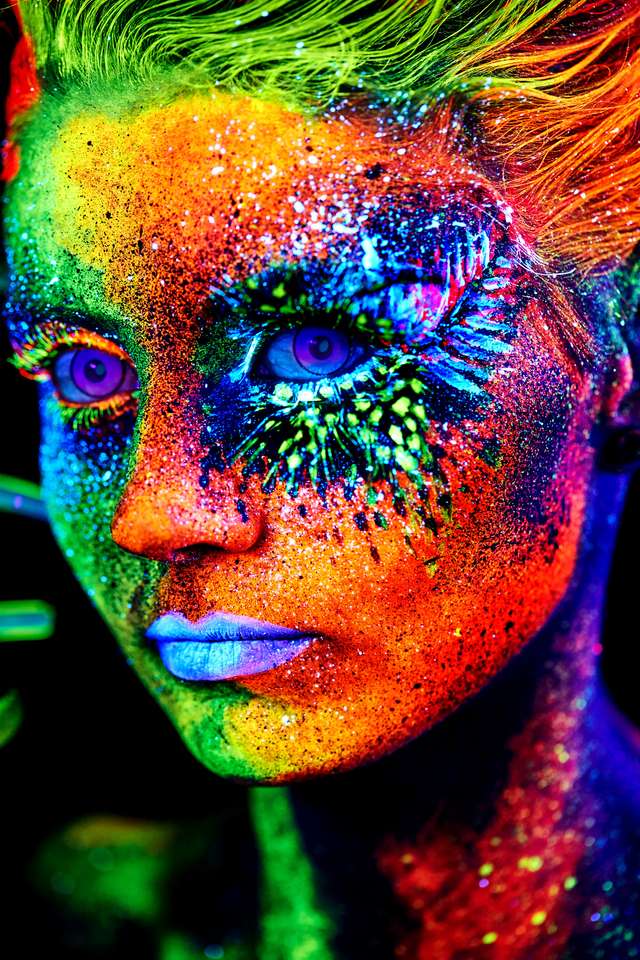UV портрет отблизо онлайн пъзел