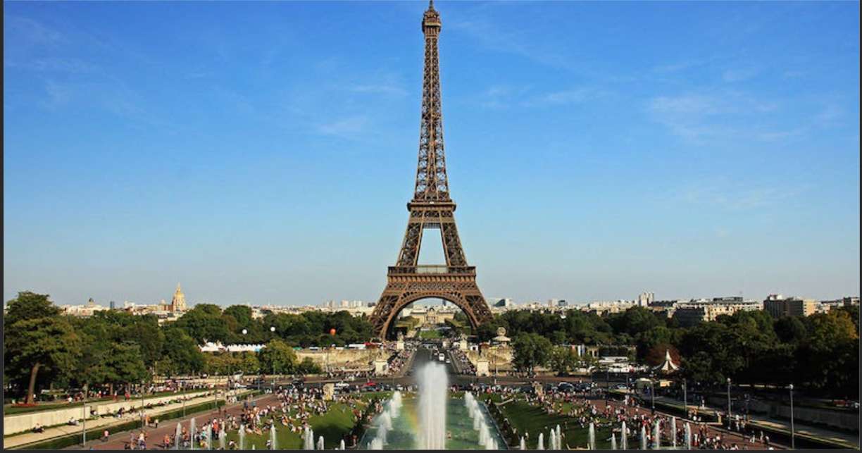 Párizs, Franciaország Eiffel-torony napja online puzzle