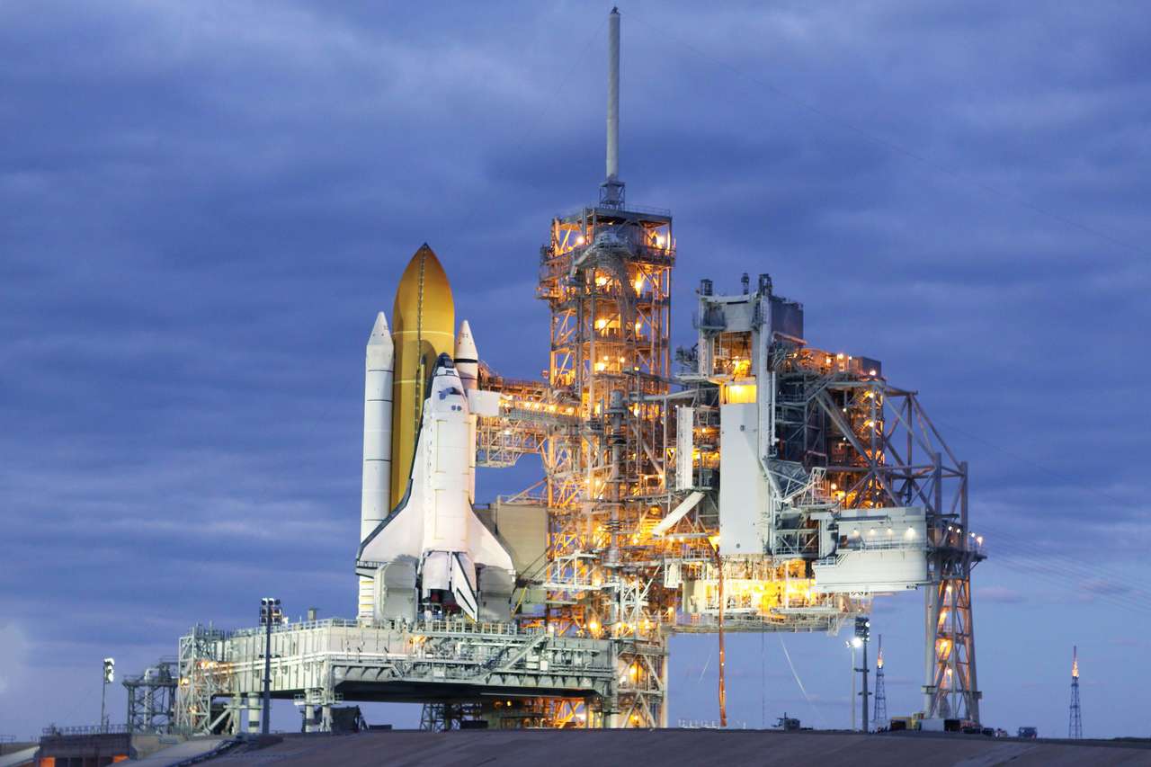 Launch pad of the space shuttle online puzzle