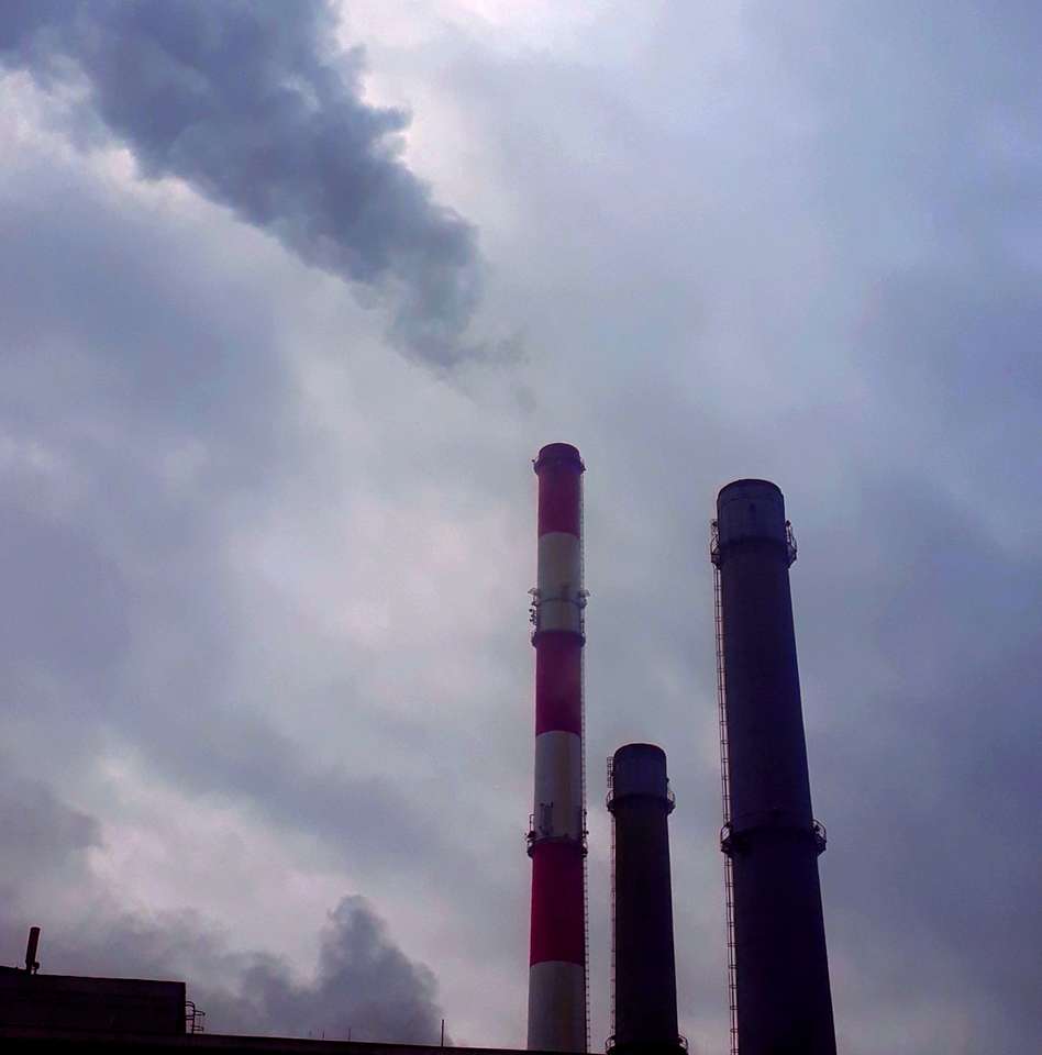 熱および発電所の煙突 写真からオンラインパズル
