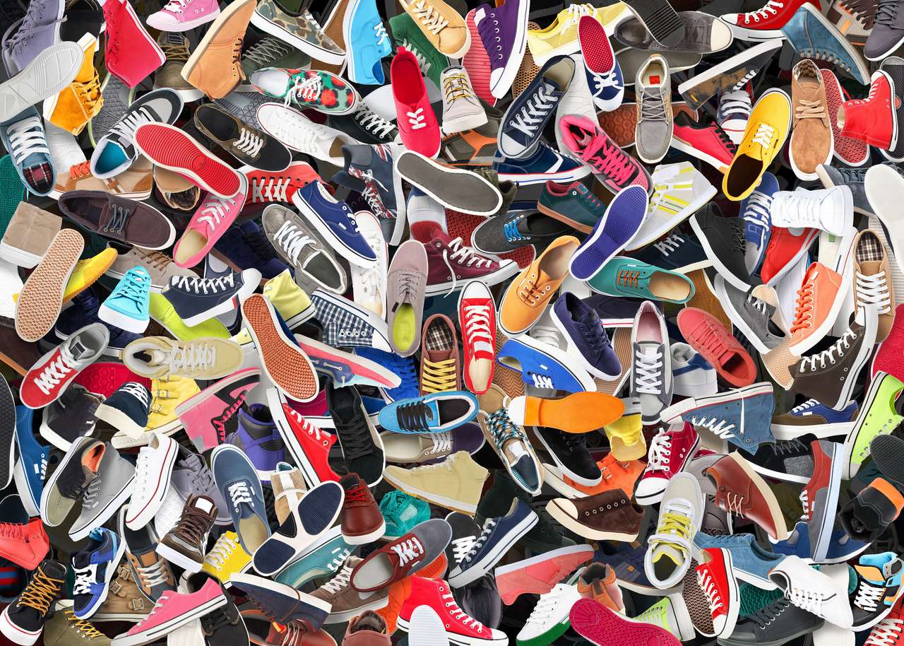Mucchio di scarpe puzzle da foto